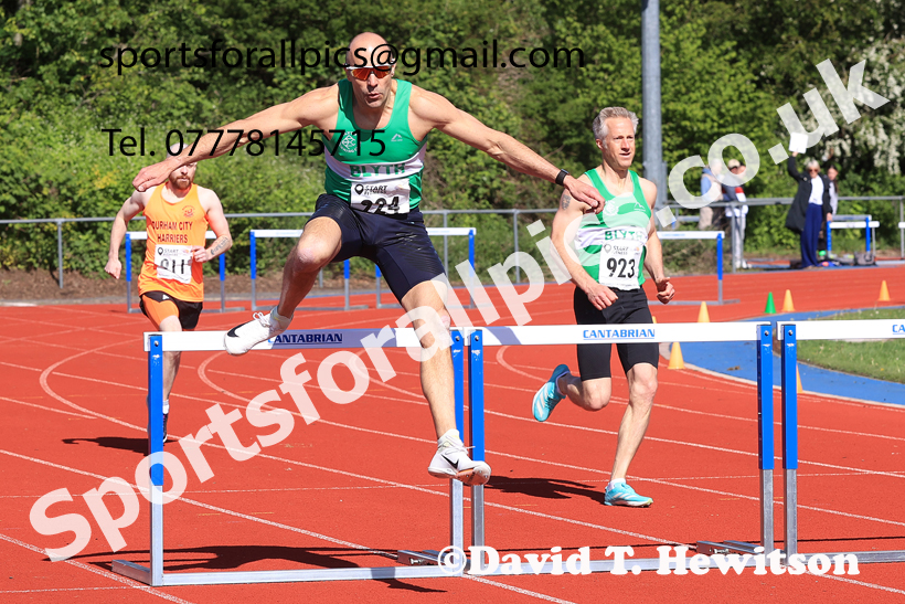 Hurdles, 2026 North Eastern Track and Field Champs, Shildon, County Durham. Photo: David T. Hewitson/Sports for All Pics